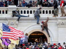 Se encontró contacto entre el miembro de Proud Boys y el asociado de Trump en la Casa Blanca antes de los disturbios en el Capitolio, según un informe