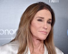 Kimmel califica a Caitlyn Jenner de “idiota ignorante” por comentarios sobre personas sin hogar en los Ángeles