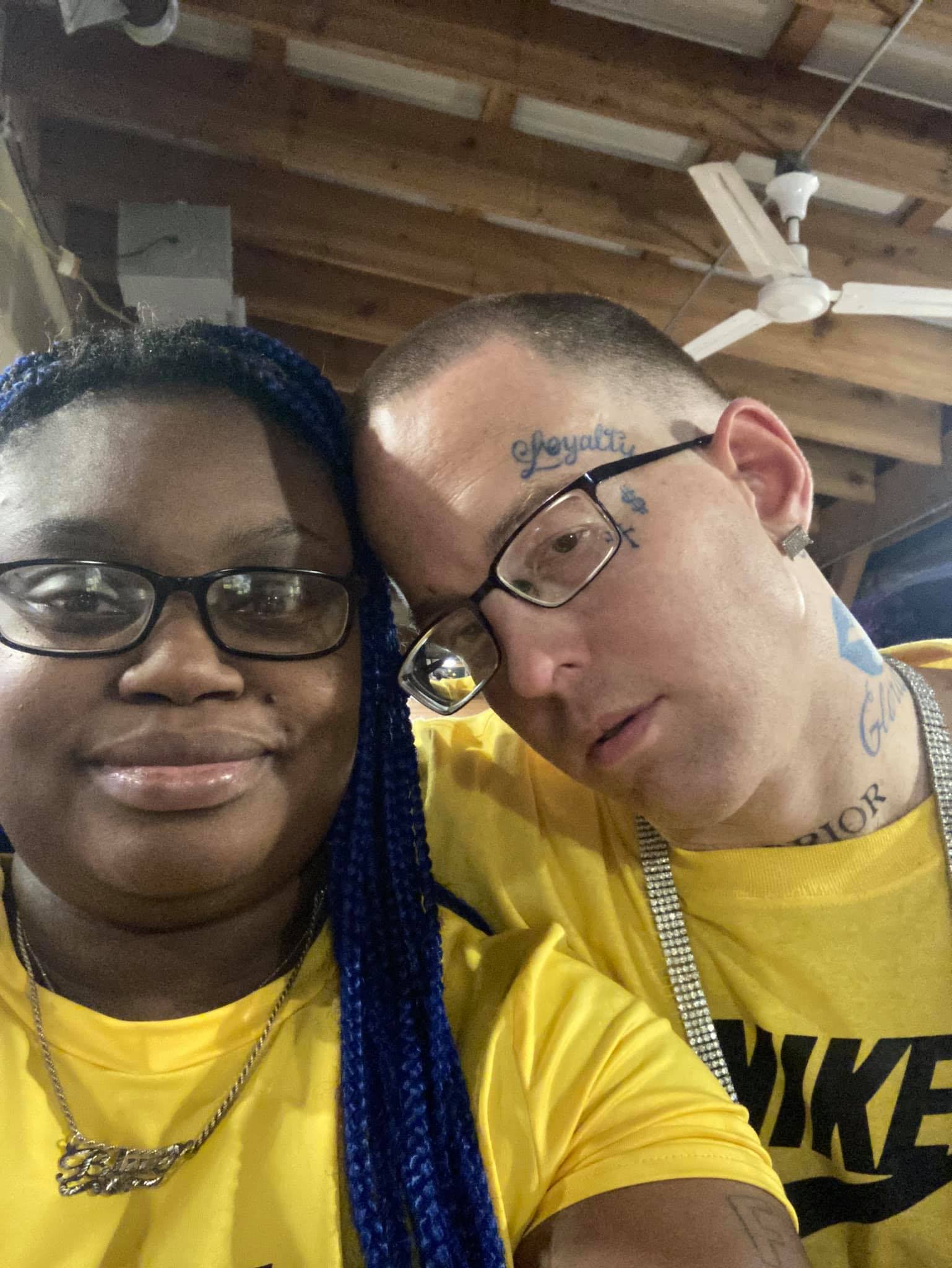 Gloria Williams y Brian Coulter en una foto del Facebbok de ella. Los oficiales dicen que tenían una relación desde hace años