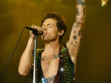 Puntos destacados del día 1 de Coachella 2022: desde la sorpresa de Harry Styles hasta Arcade Fire