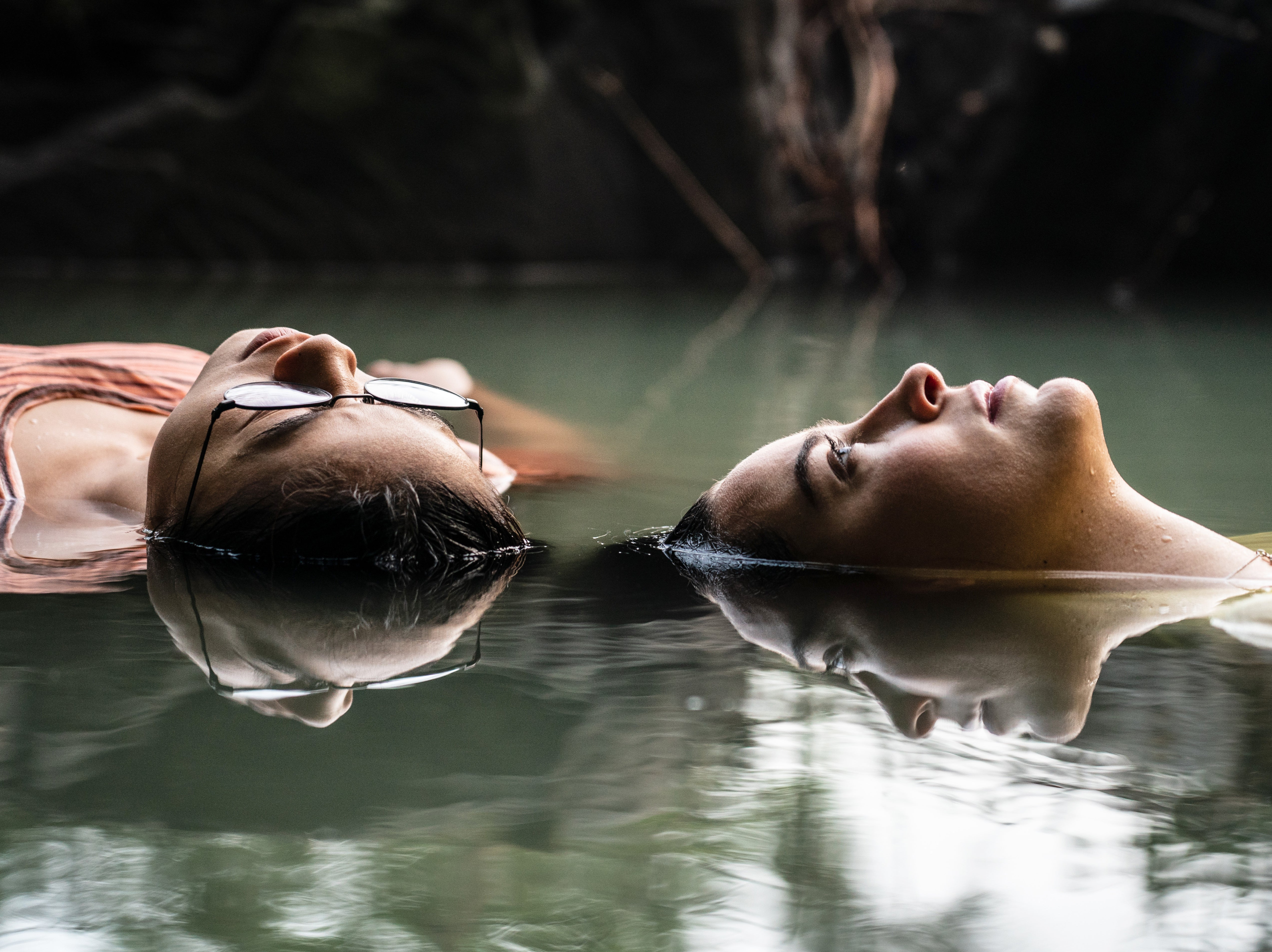 Leah Lewis y Alexxis Lemire en ‘The Half of It’