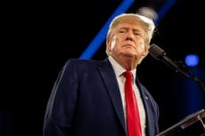 Trump comparte la teoría de conspiración de Ray Epps en Truth Social