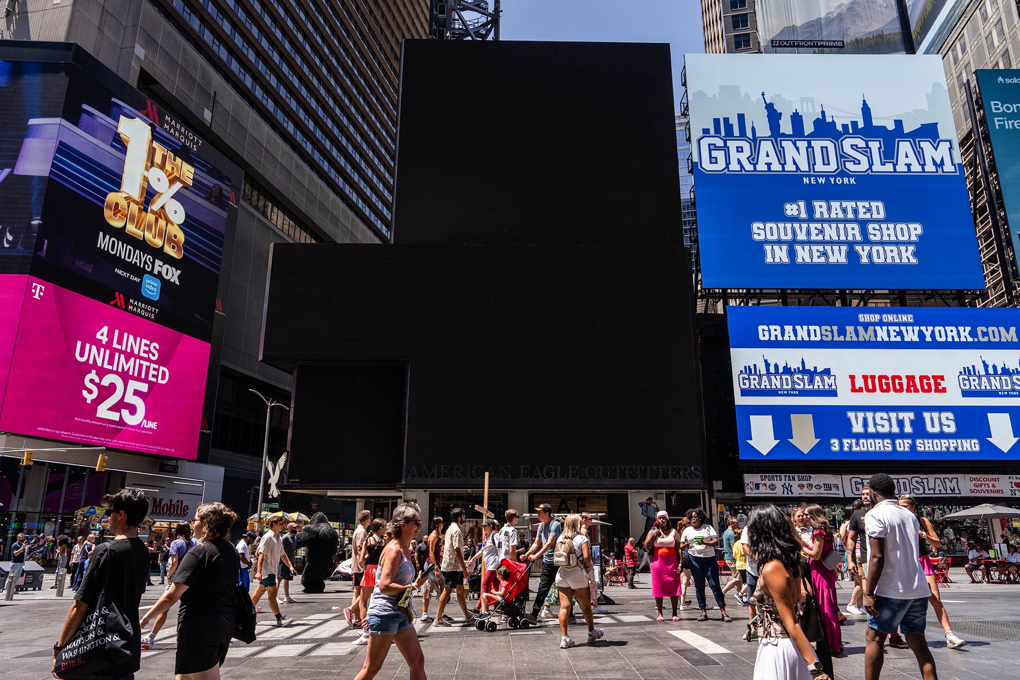 Varias de las famosas vallas publicitarias de Times Square dejaron de funcionar