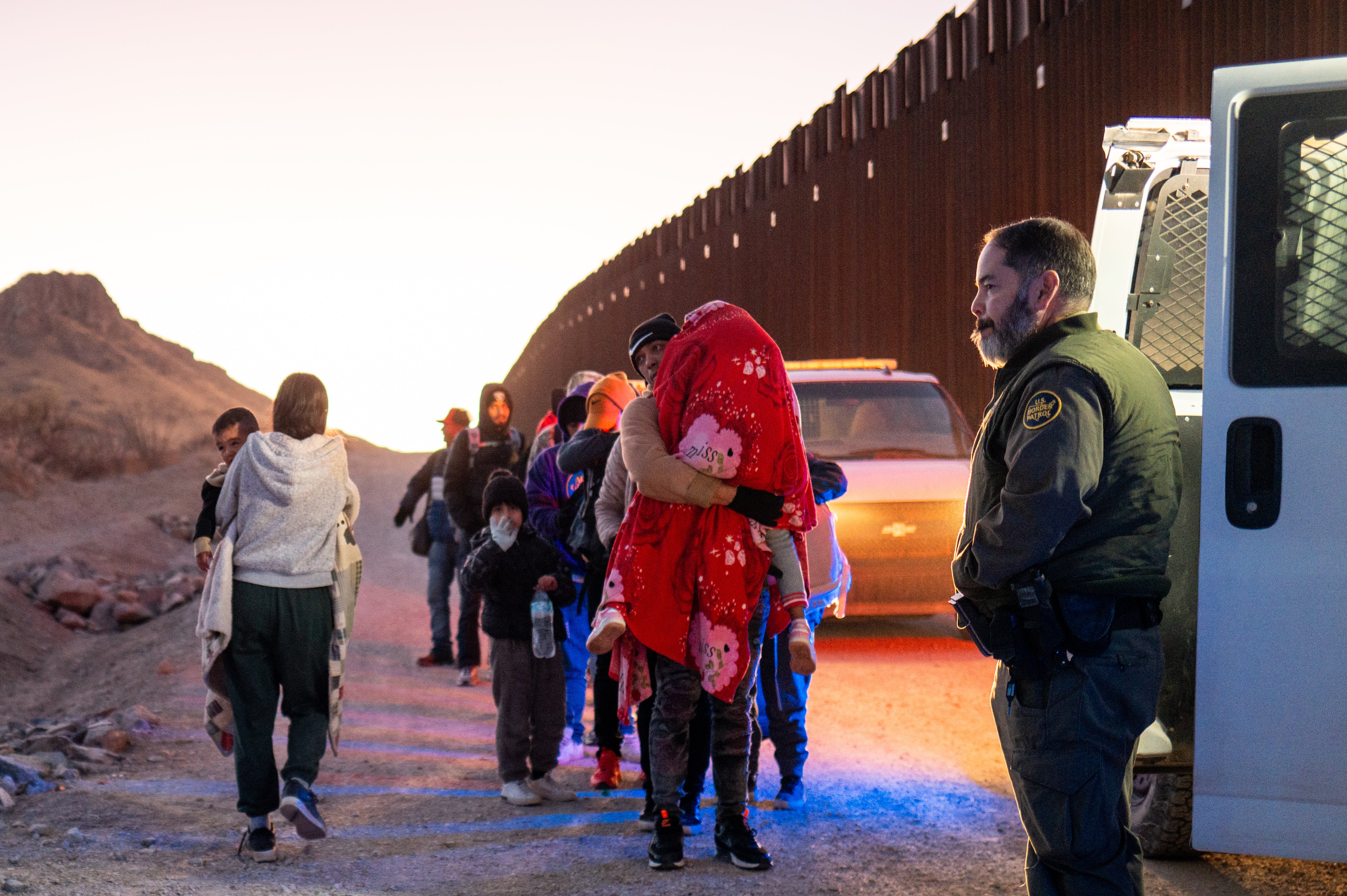 Según el estudio, los inmigrantes indocumentados cometen muchos menos delitos que los ciudadanos estadounidenses, lo que se suma al consenso general sobre el tema