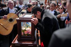 Paquita es despedida por el barrio que la vio ascender a la fama
