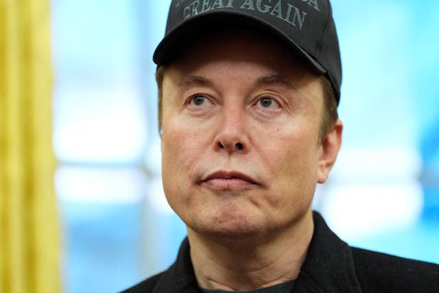 <p>Elon Musk desmintió los informes relativos a una sesión informativa ultrasecreta sobre planes de guerra contra China </p>