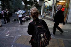 Irán aumenta vigilancia electrónica a mujeres por violaciones de ley del velo, advierte la ONU