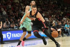 Wiggins anota 42 y Heat supera 122-105 a Hornets para romper racha de diez derrotas