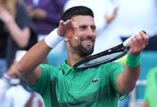 Djokovic rompe el récord de victorias en Masters 1000 y avanza a octavos en Miami