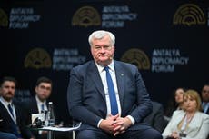 Rusia y Ucrania se acusan mutuamente de no detener ataques tras salida de enviado de EEUU de Moscú