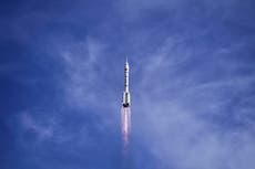 El mal tiempo demora el regreso de astronautas chinos a la Tierra