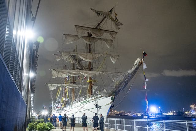 <p>El sábado, un barco de la Marina mexicana chocó contra el puente de Brooklyn. El incidente dejó dos personas muertas y 19 heridas</p>