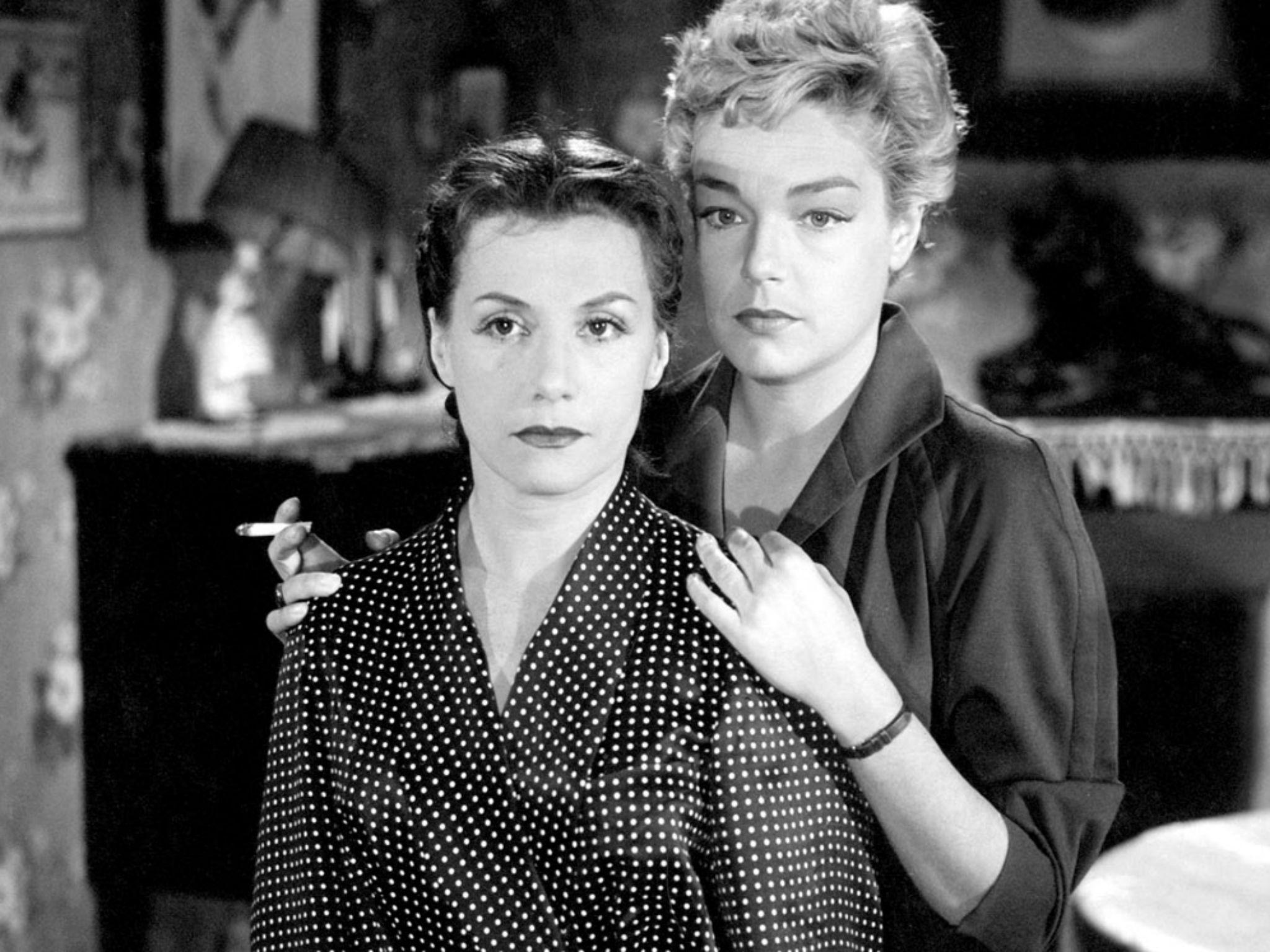 Se rumorea que cuando el director Clouzot compró los derechos cinematográficos de la novela original, se adelantó a Alfred Hitchcock por unas pocas horas